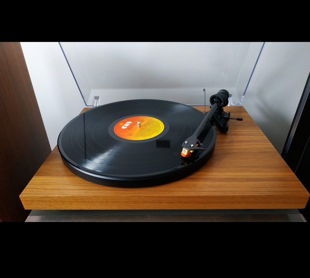 Pro-ject Debut Carbon