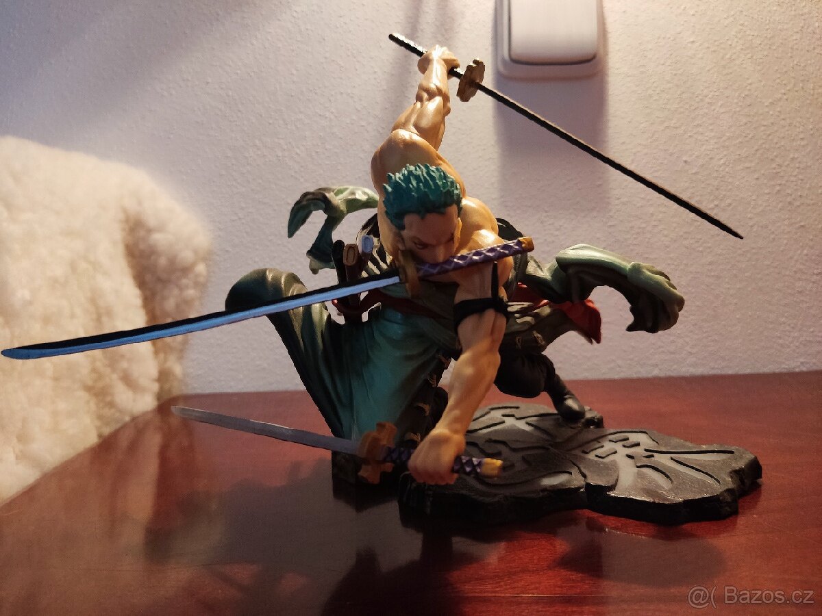 Zoro one piece figurka