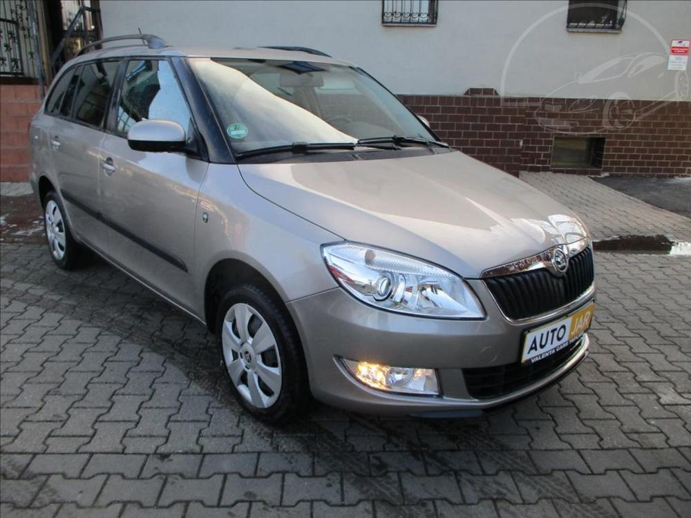 Škoda Fabia 1,2 12V SERVISNÍ KNIHA