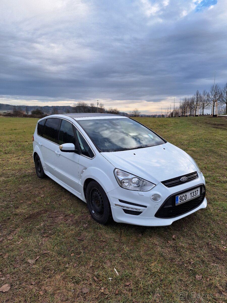 FORD S-MAX 2.0 TDCi TITANIUM S (PO SERVISU, BEZ INVESTIC)