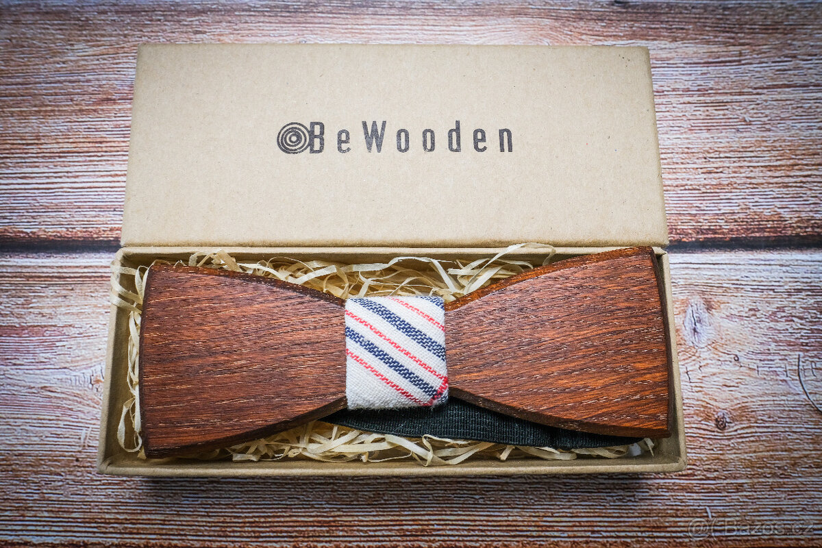 Dřevěný motýlek Be Wooden