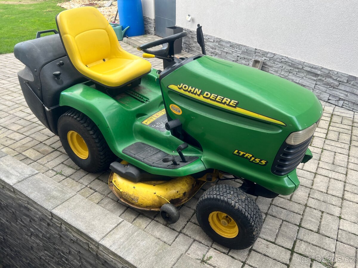 Zahradní traktor, traktůrek sekačka LR155