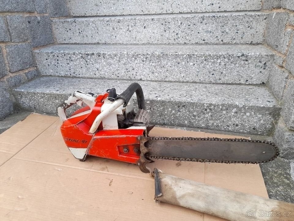 Historická motorová pila Stihl 07