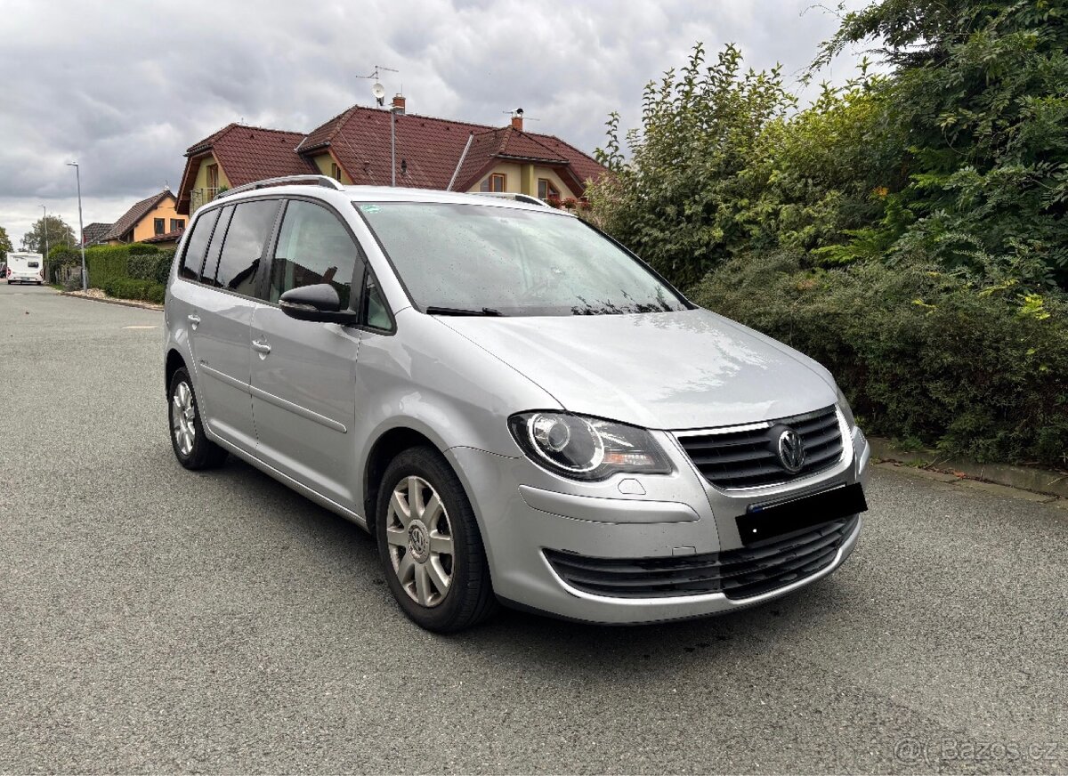 VW Touran 1.4 tsi 103 kw r.v 2010 Freestyle  7 mistní