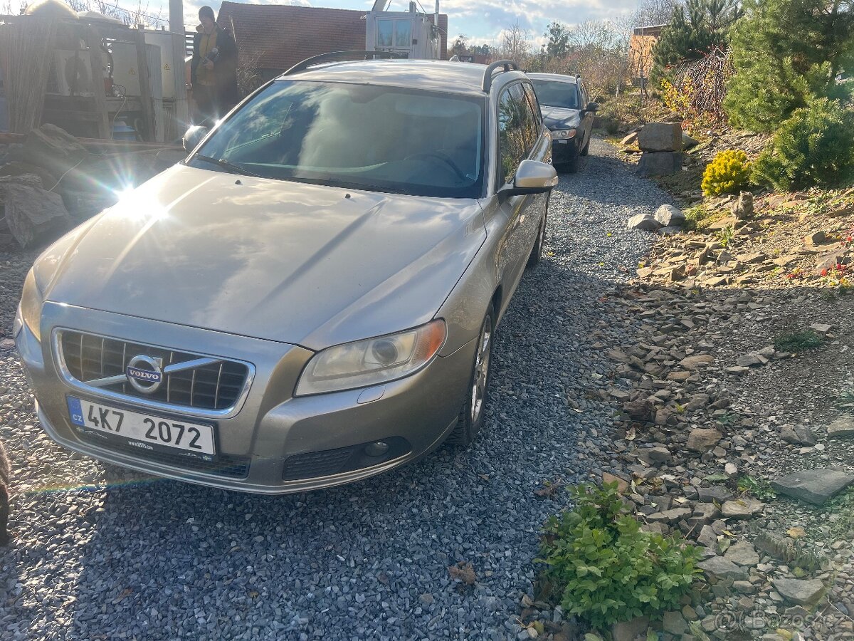 Volvo V70 D5 manuál