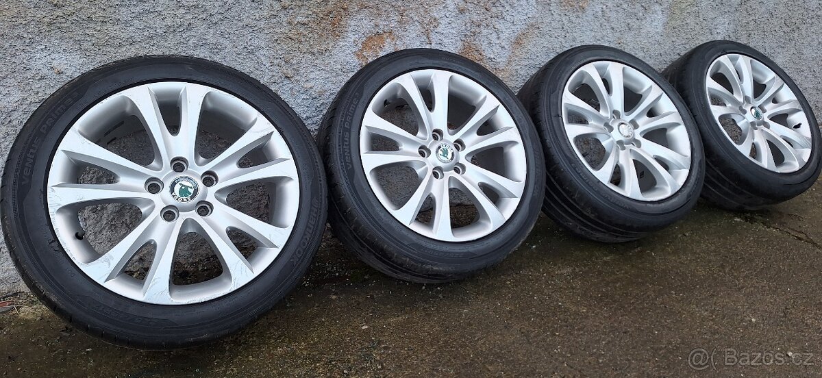 Alu kola R17 5x112 Škoda + letní pneu 225/45/17 Hankook