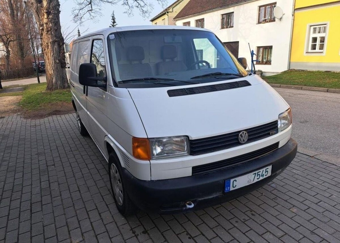 Volkswagen Transporter 2,5 TDI nafta manuál 63 kw