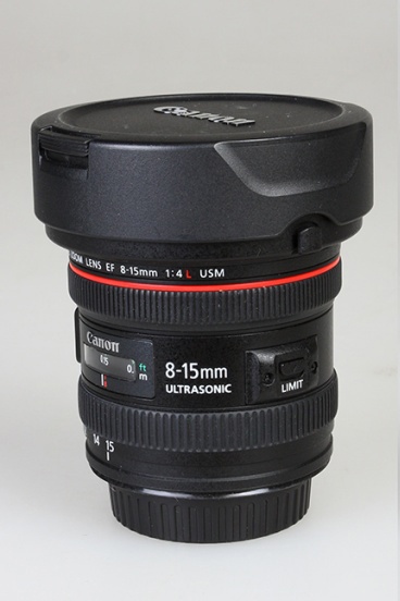 Canon EF 8–15 mm f/4L Fisheye USM ( v záruce )