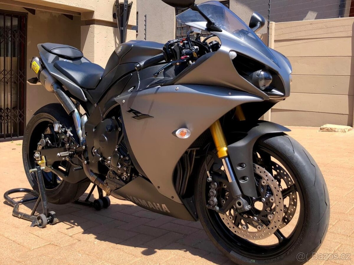 Yamaha R1 rn22 big bang .facelift.....kúpim