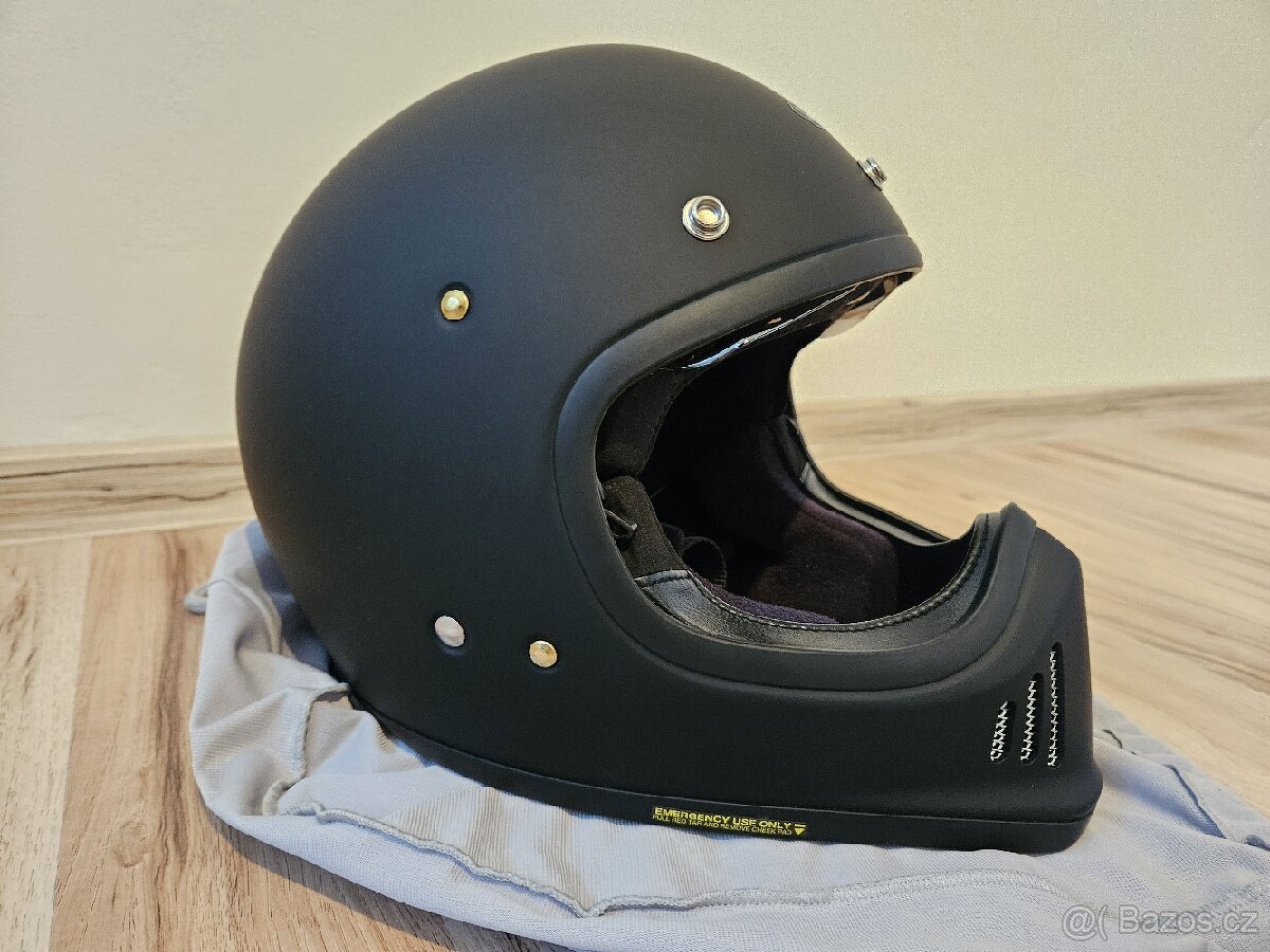 Shoei helma