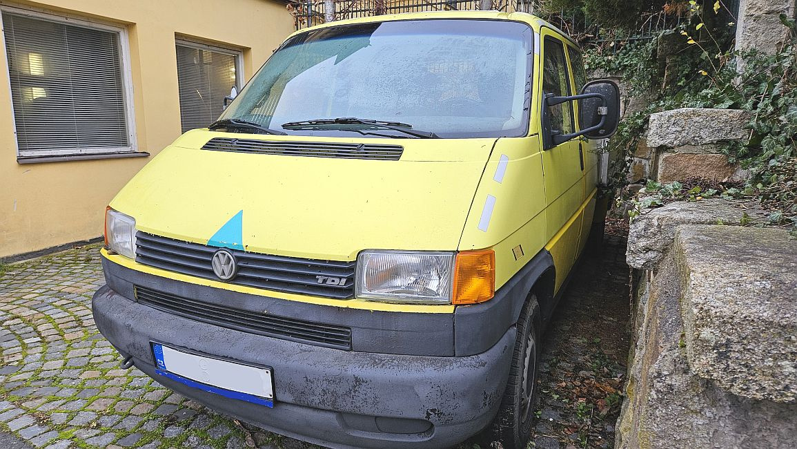 VW Transporter T4 2,4D - 6 míst, valník