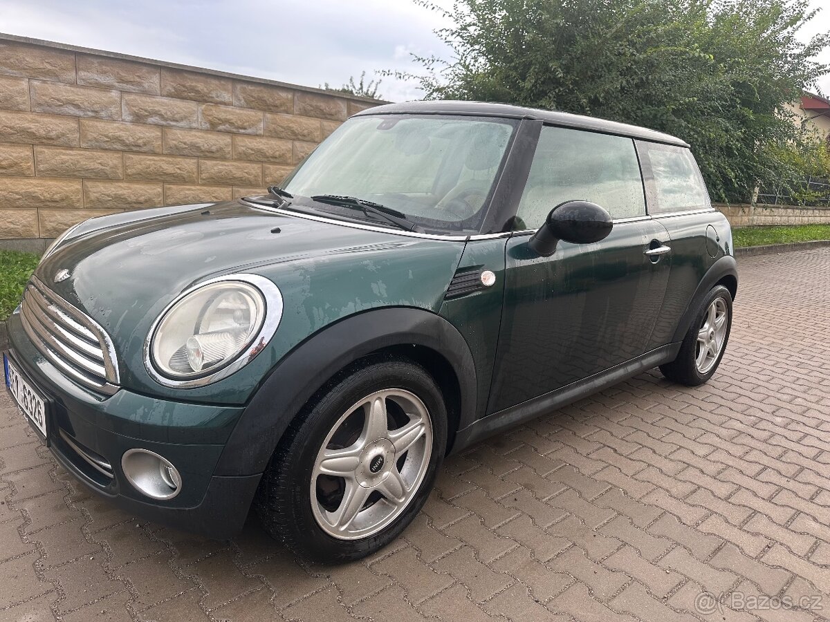 Mini Cooper 1.6 16V nová StK