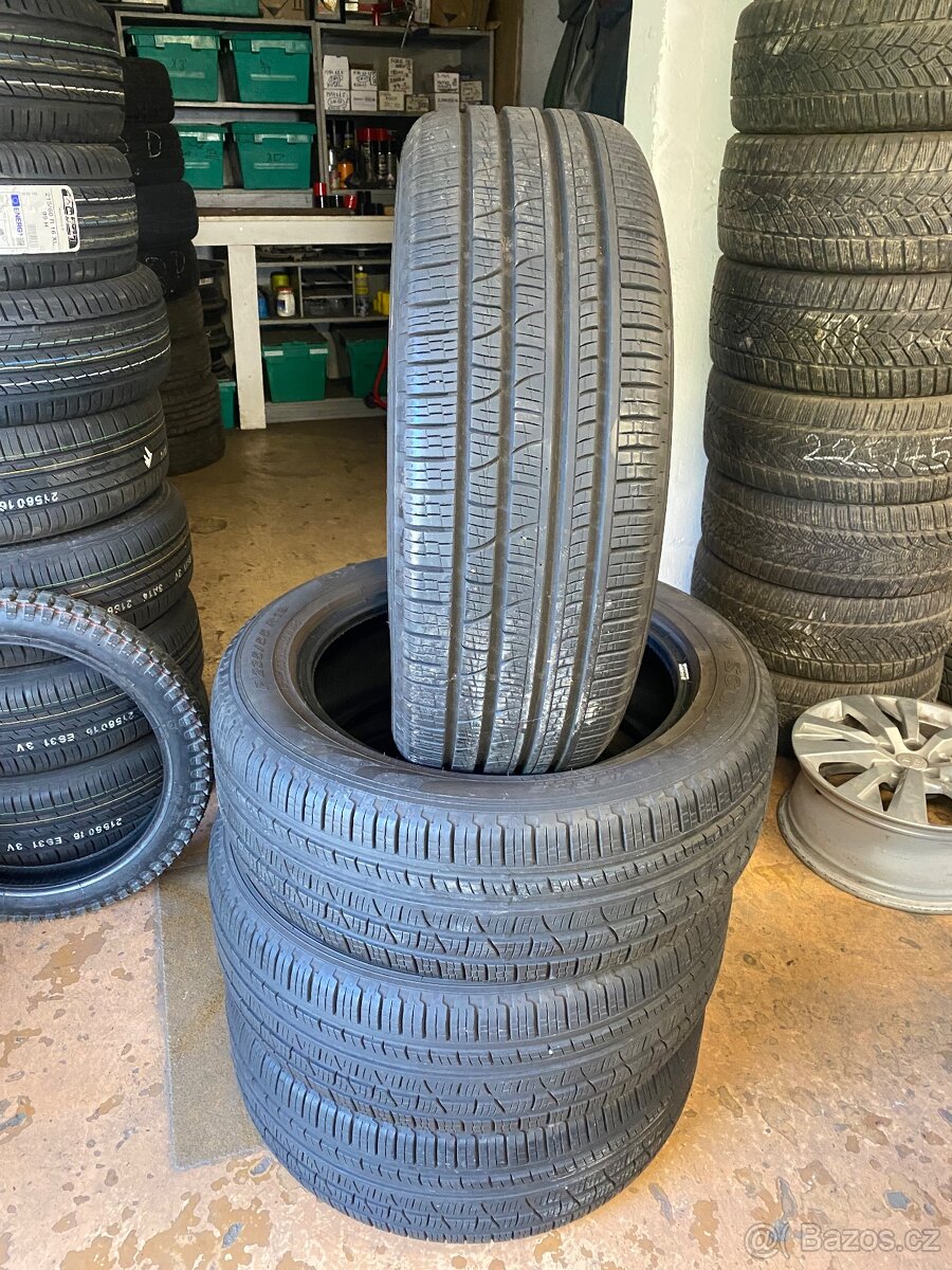 235/55R19 pirelli