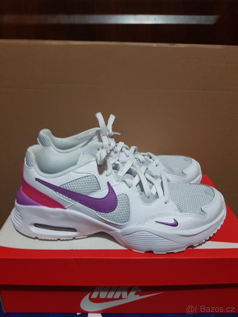 Prodám úplně nové botasky NIKE Air Max v.39 a v.40