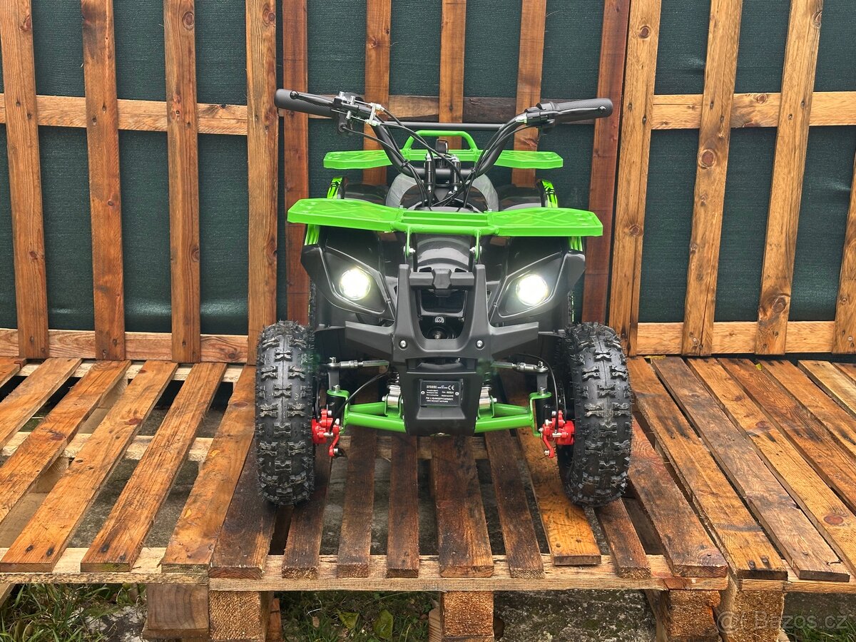 DĚTSKÁ ATV vzor HUMMER 1000W LITHIUM zelená AE004