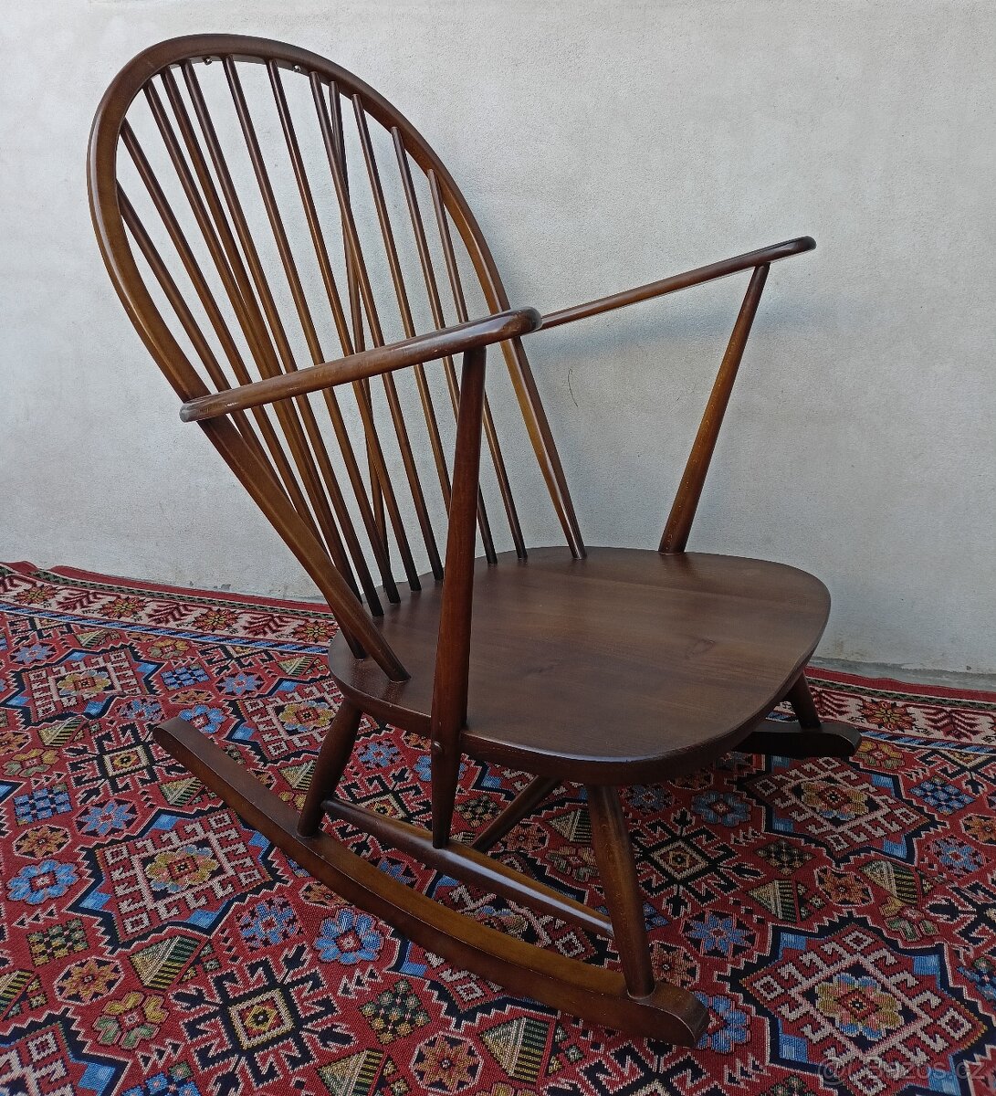 Houpací křeslo - ERCOL England