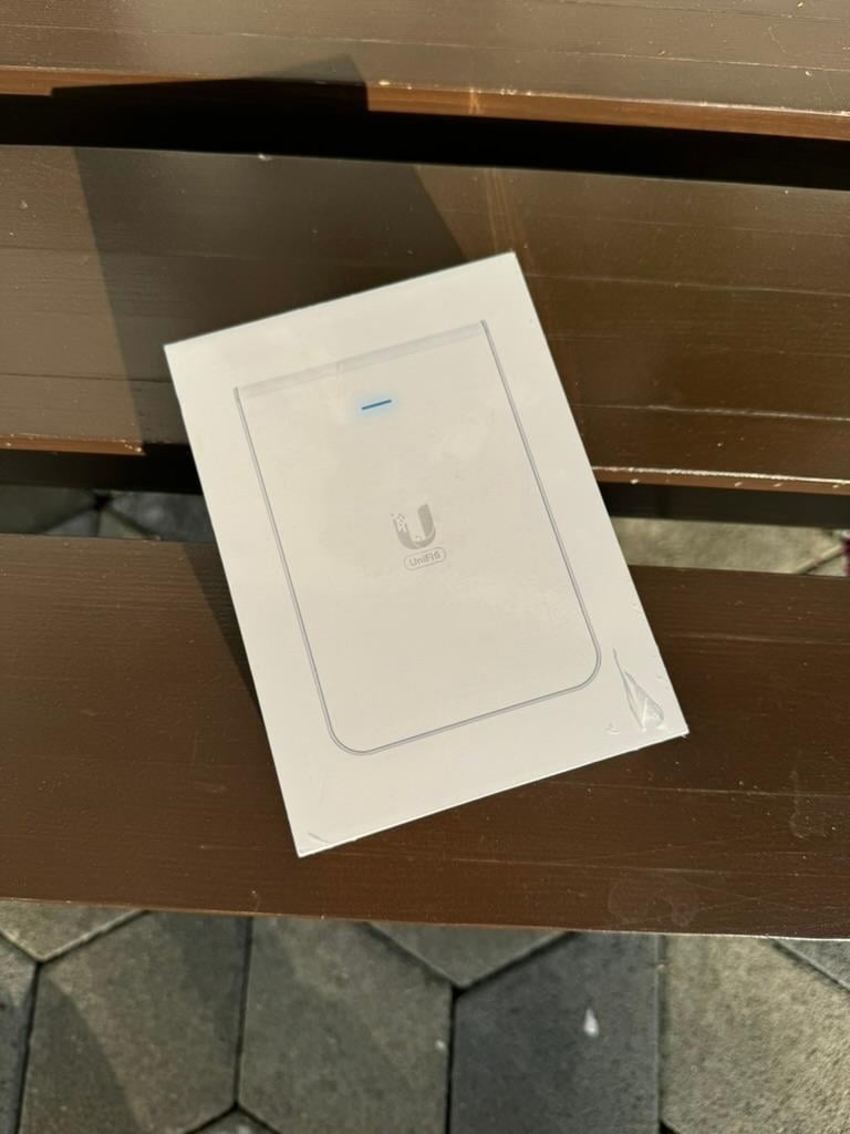 Ubiquiti UniFi U6-IW