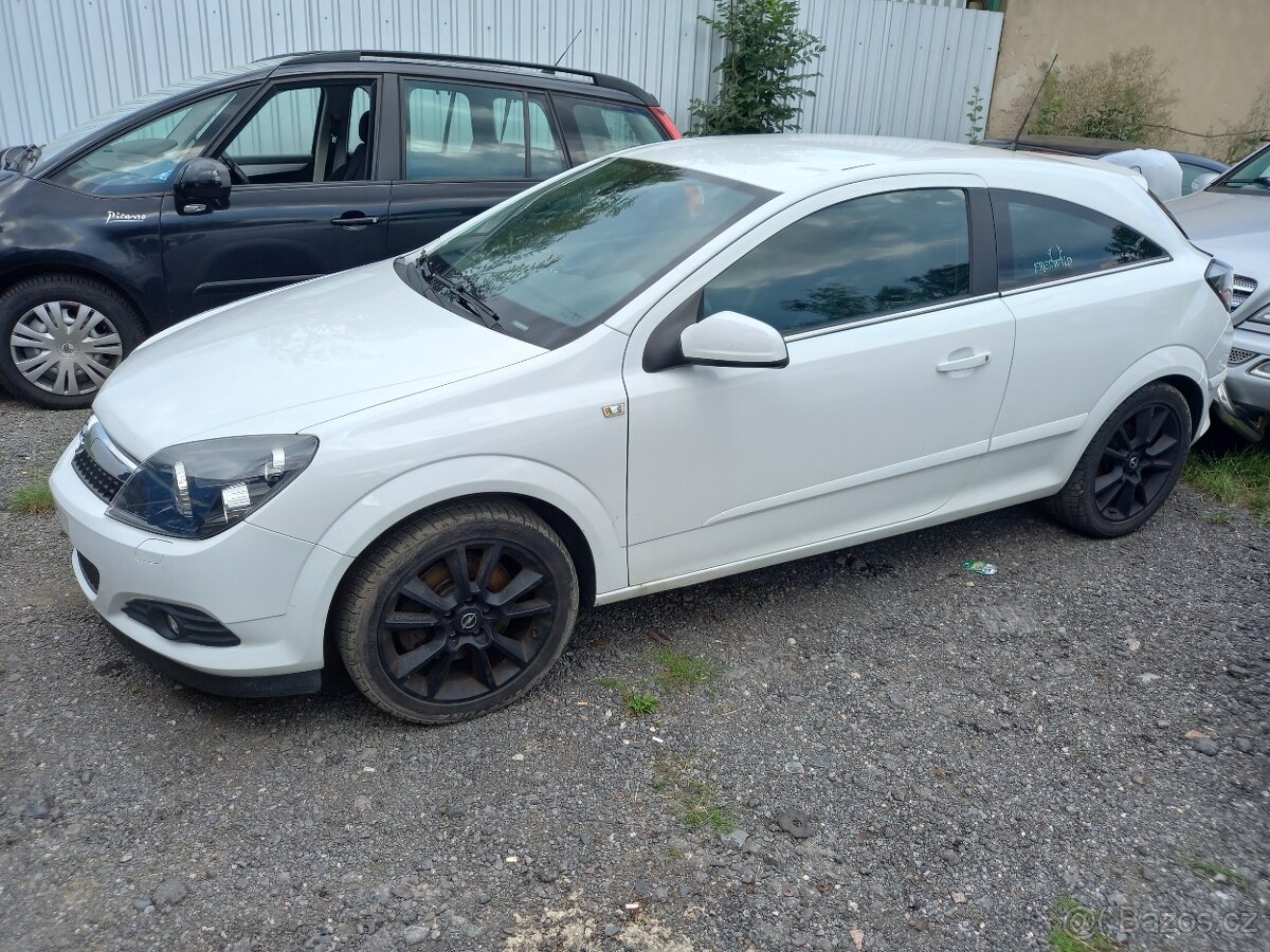 Opel Astra  1.6 GTC turbo 132kw