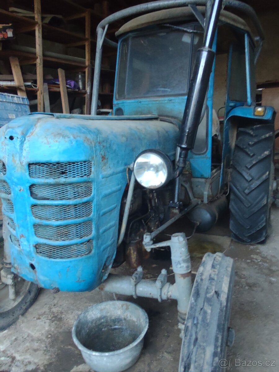 Traktor Zetor 3011 s valníkem 3,5 t