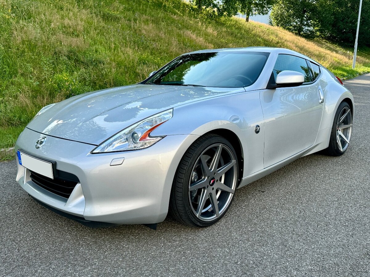 Nissan 370Z 3.7 V6 man. r. 2012 - originální EU verze