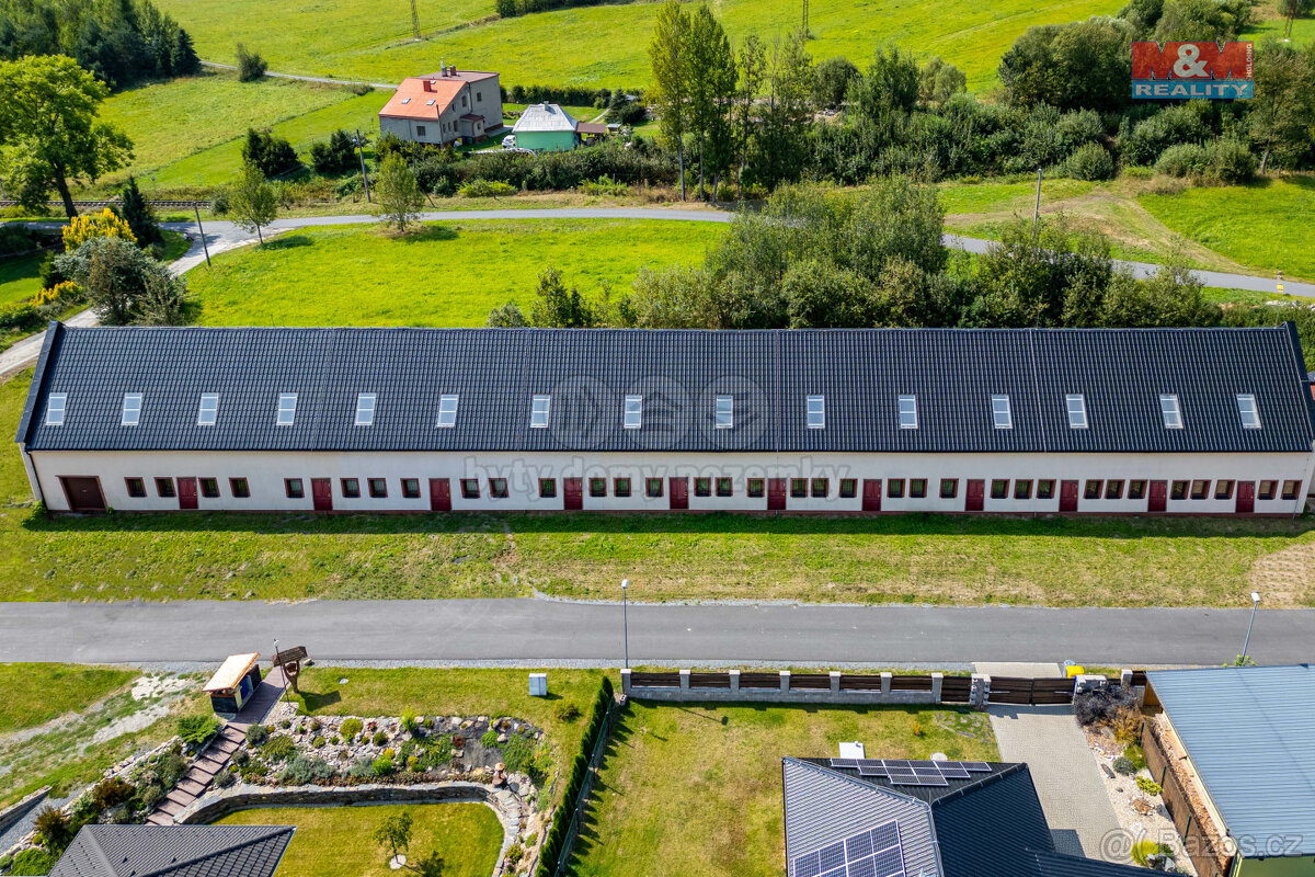 Prodej objektu k výstavbě 11 řadových RD, 2000 m², Valšov