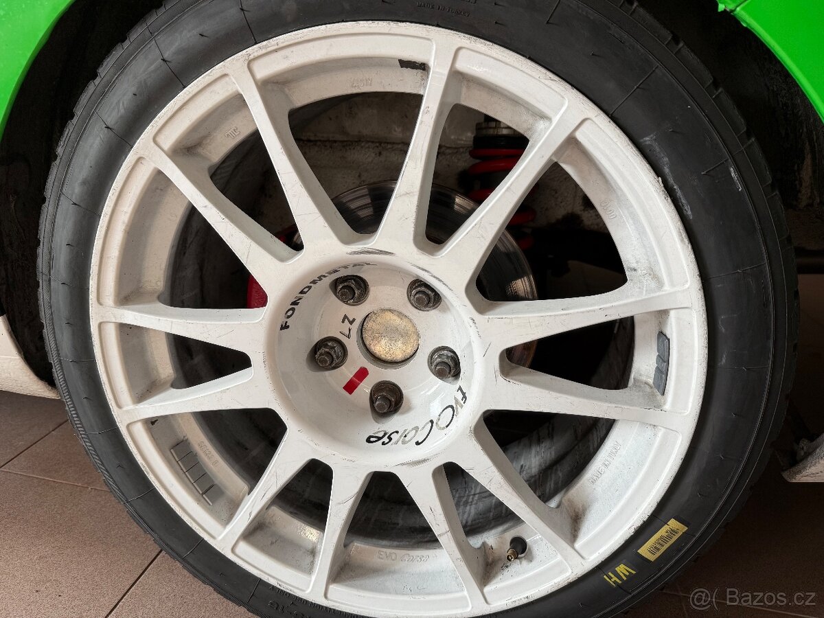 ZAVODNI ALU KOLA EVO CORSE- 5X112 R18 + PNEU SLICK PIRELLI