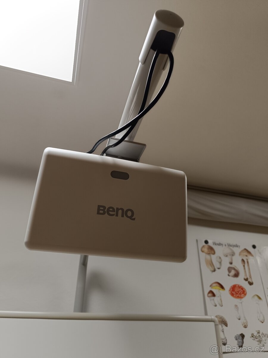 Projektor BenQ  + posuvná interaktivní tabule Panasonic