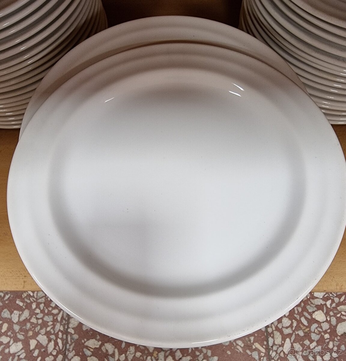 Mělký talíř HOTEL, porcelánový, 26 cm, bílý