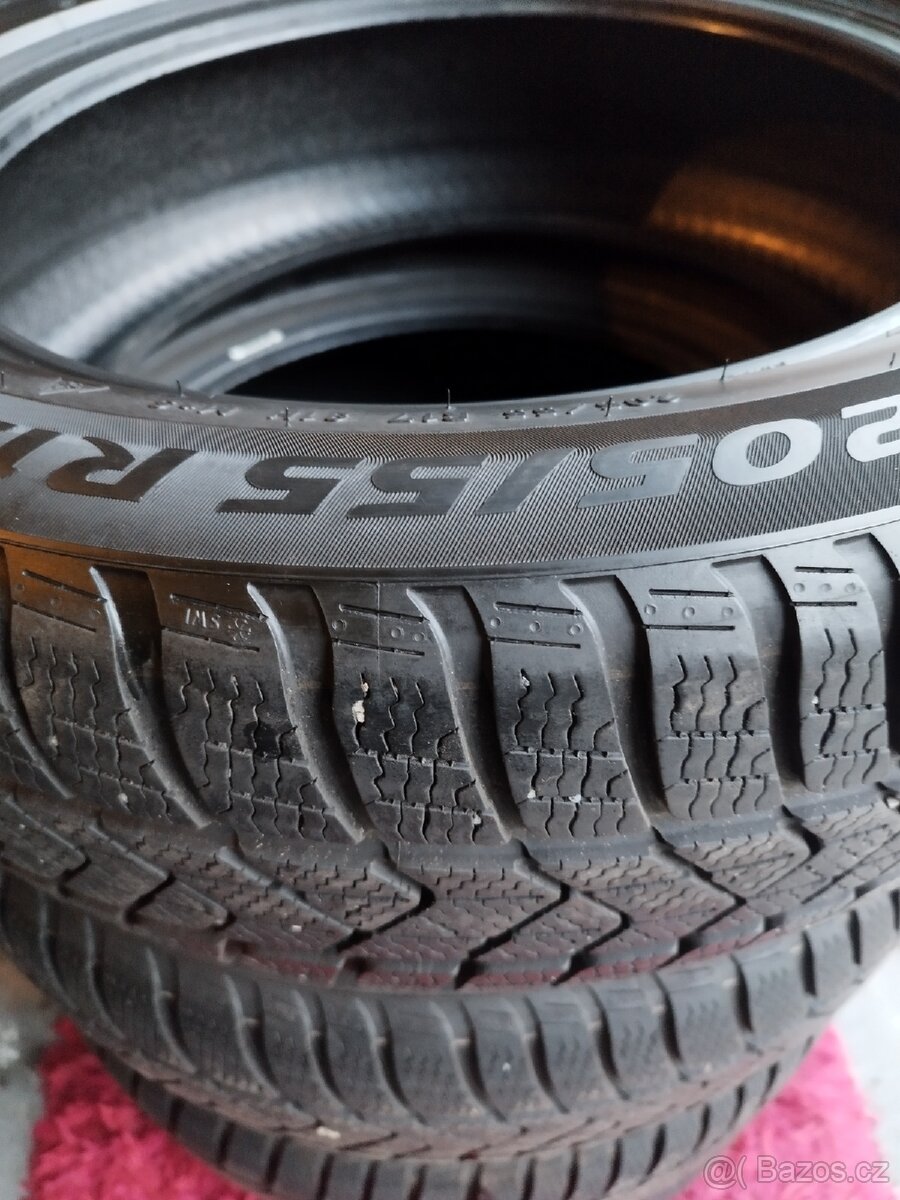 Zimni sada 4.ks Pirelli Sottozero 205/55R17 6mm DOT4221