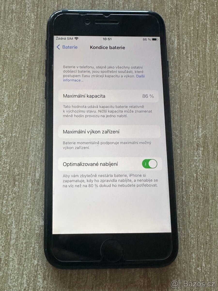 Apple iPhone 7 32 GB černý výborný stav 86% baterie