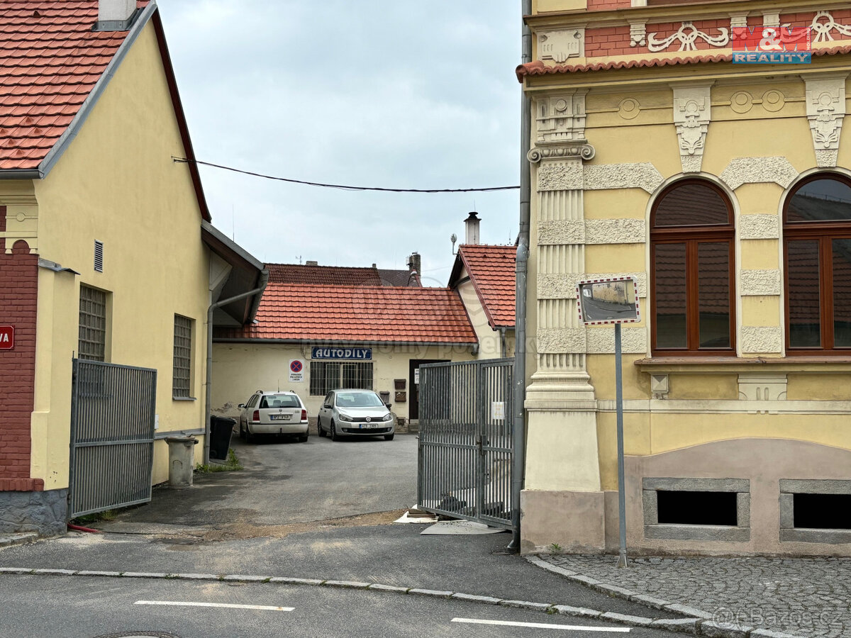 Pronájem kancelářského prostoru, 37 m², ul. Husovo náměstí