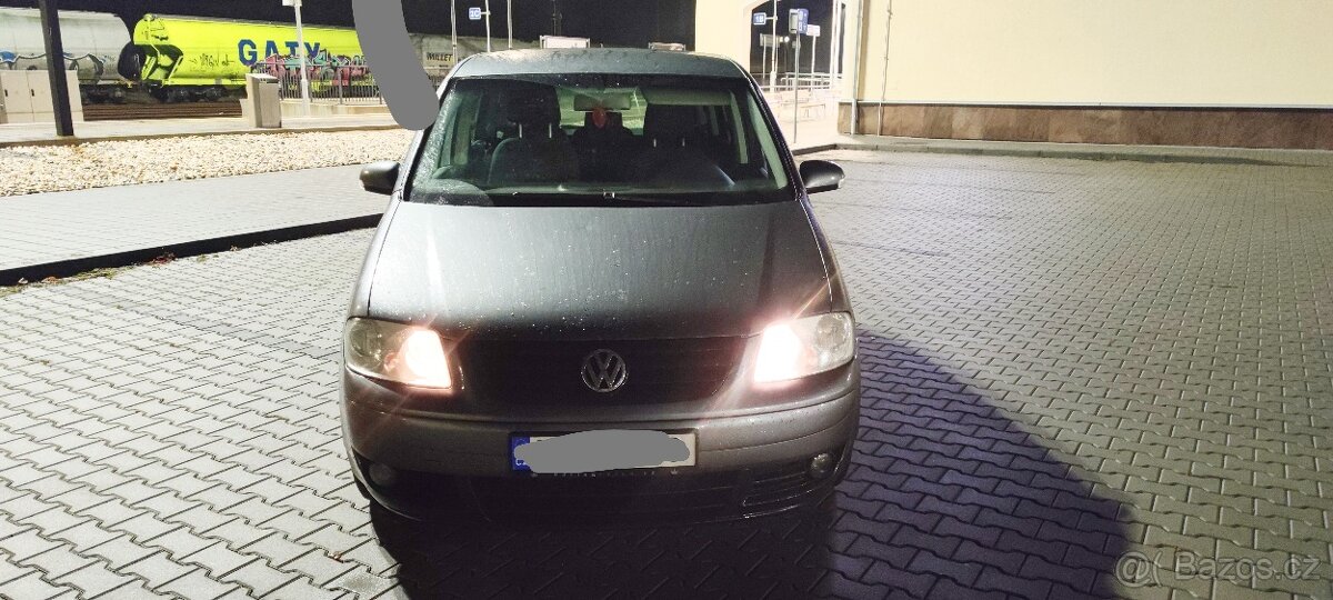 Prodám Volkswagen Touran 1.9 TDI 7 míst.