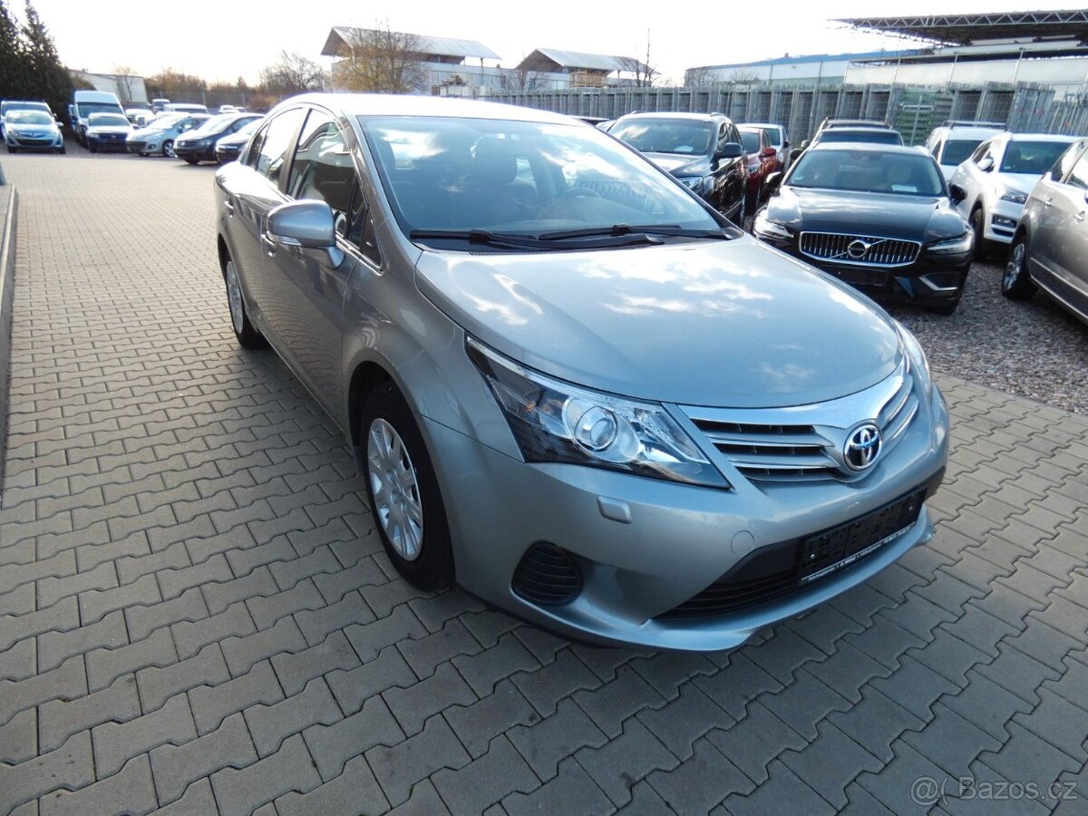 Toyota Avensis 1,6i benzín 97kw