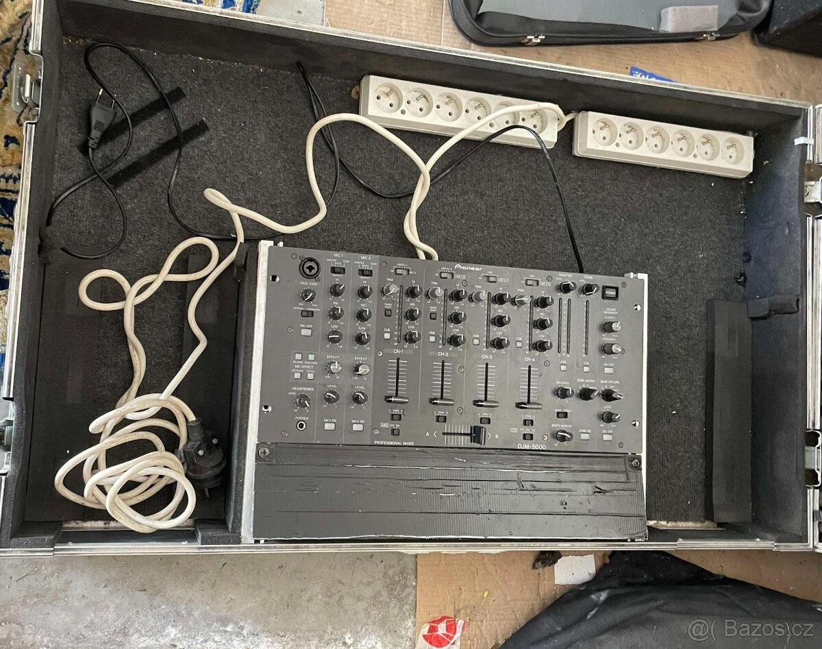 Mixážní pult Pioneer DJM 5000 + přepravní case