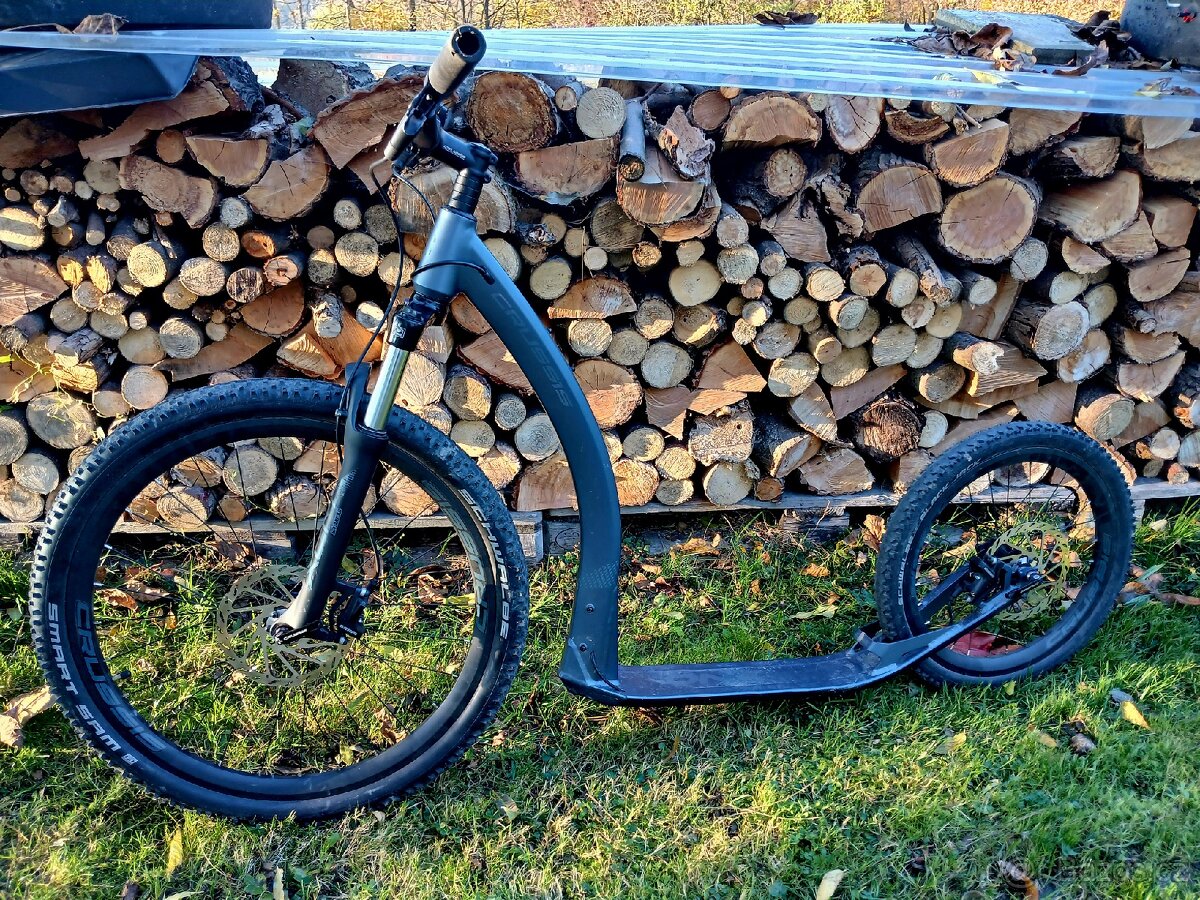 Kolobezka crussis cobra one cross 6.2