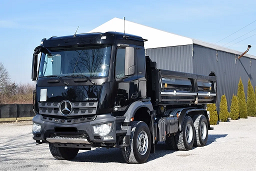 Mercedes-Benz AROCS 2646 6x4 - třístranný sklápěč