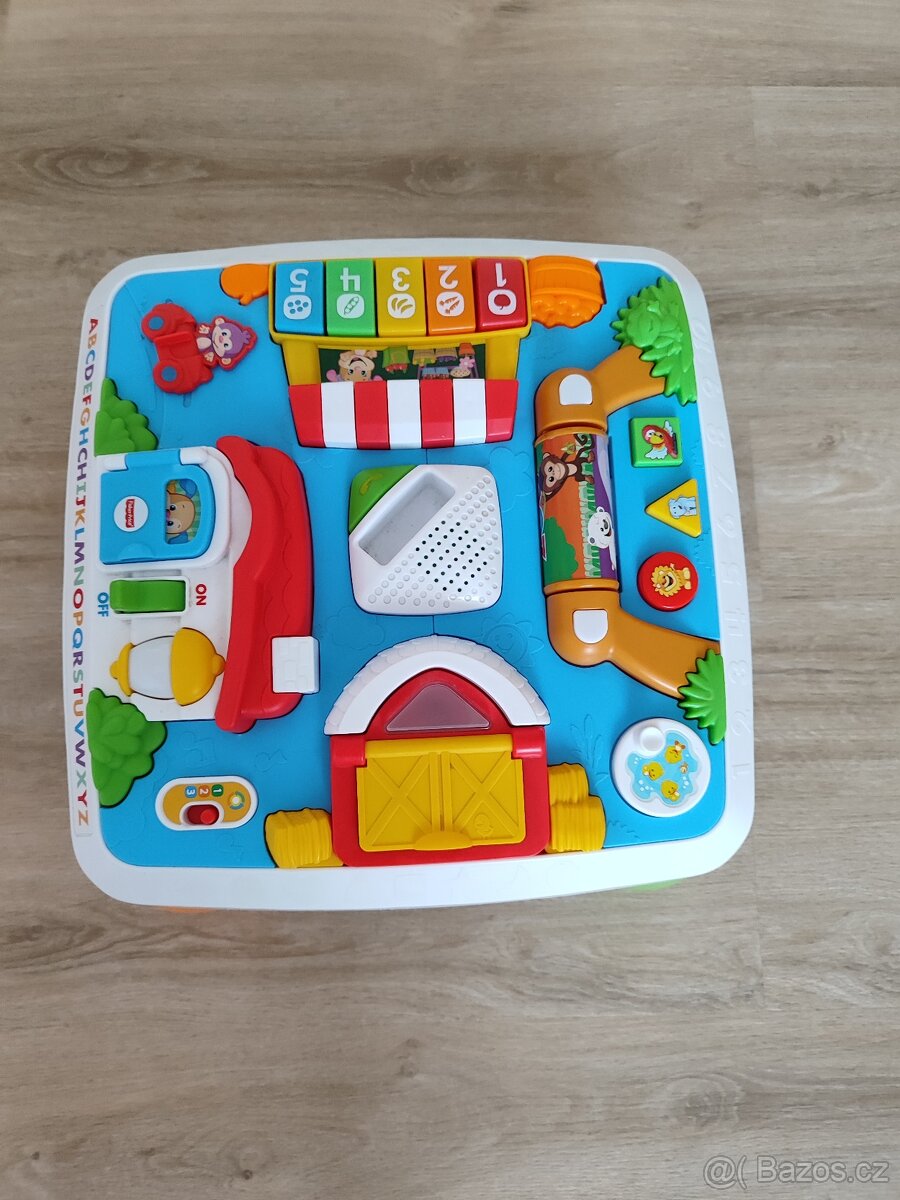 Interaktivní stolek Fisher Price