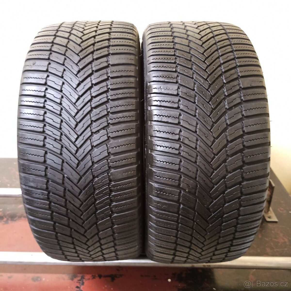 Bridgestone 225/40 R18 92Y 4,5mm