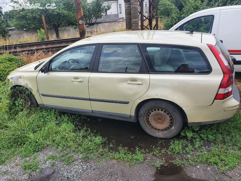 Volvo v50 comi 2.0 diesel 98kw R.v.2004 nahradni díly