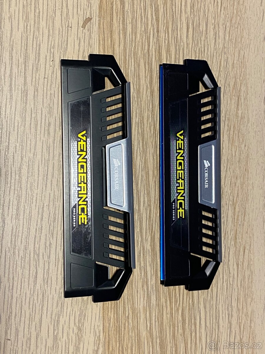 Corsair Vengenace Pro DDR3 - 2x originál RAM heatsink