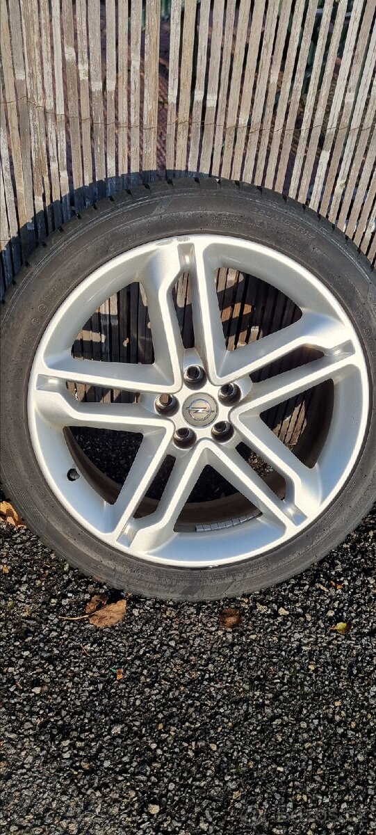 Originál sada alu.na Opel19"- 5x105 pneu 225/45-19