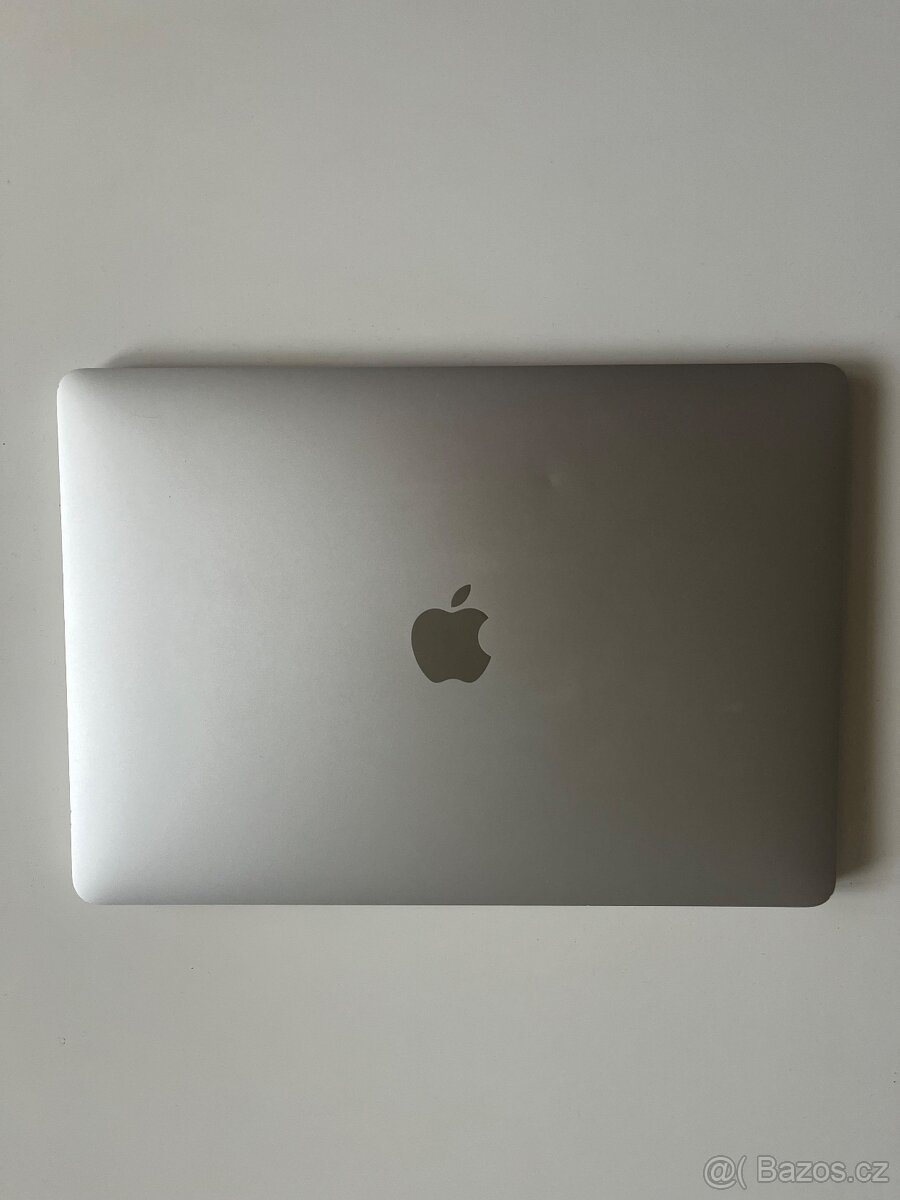 Macbook Air 13" M1, 16GB ram, 256 GB - Osobní předání