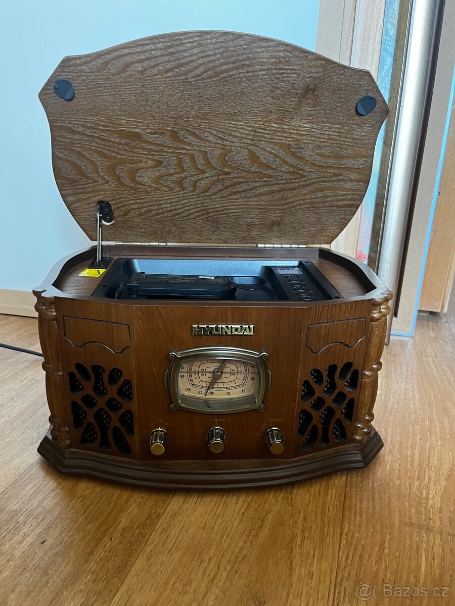 Hyundai Retro radio RC406