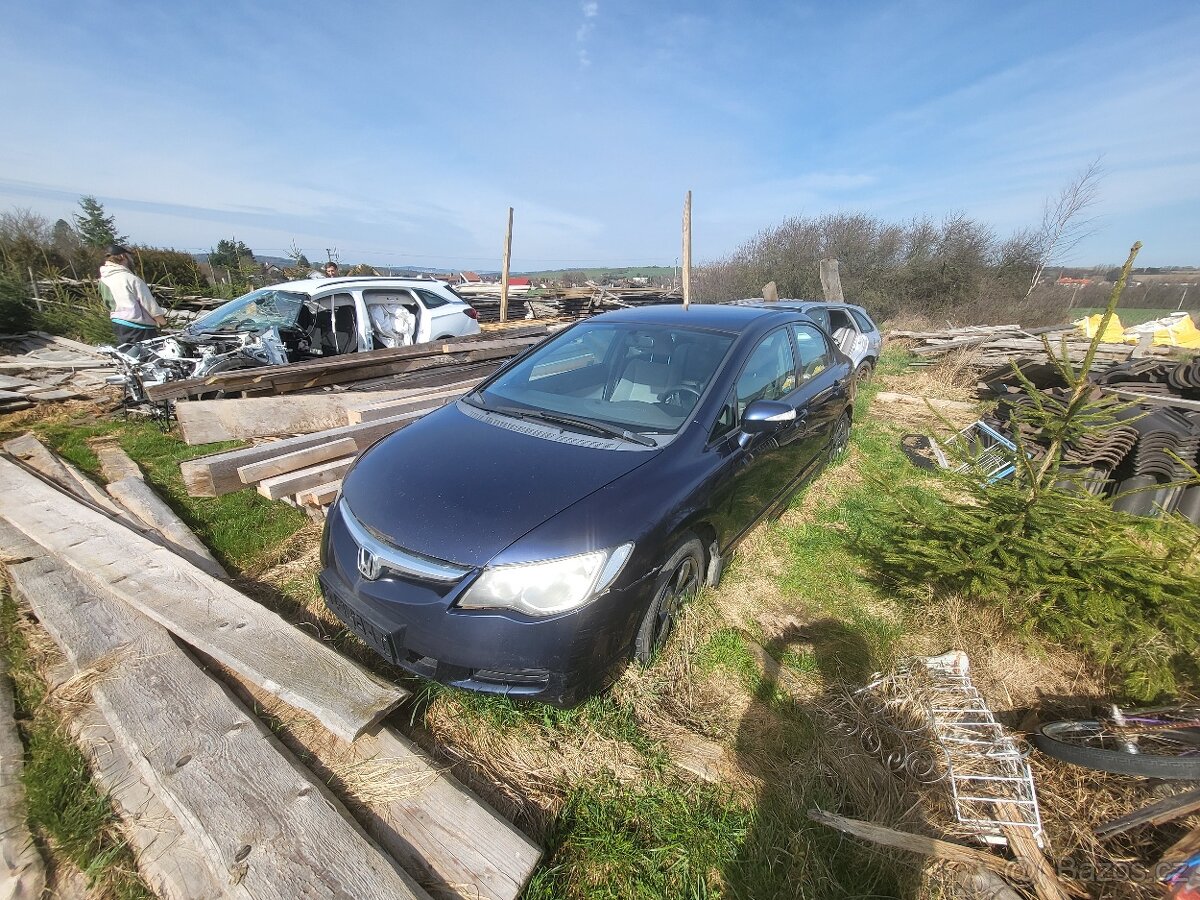 Civic 1,8 benzín nepojizdne