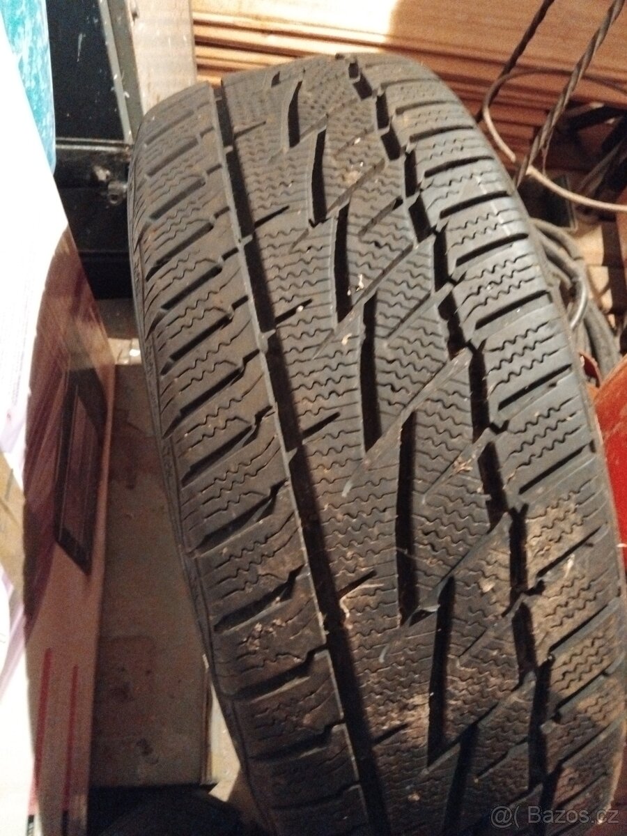 Zimní pneu 205/55R16