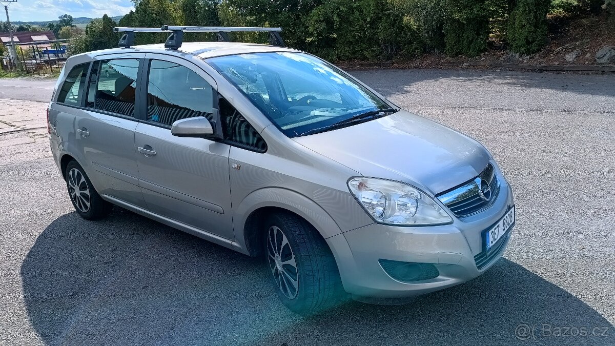 Opel Zafira B, první registrace 07/2009, 7 míst, 132 124 km