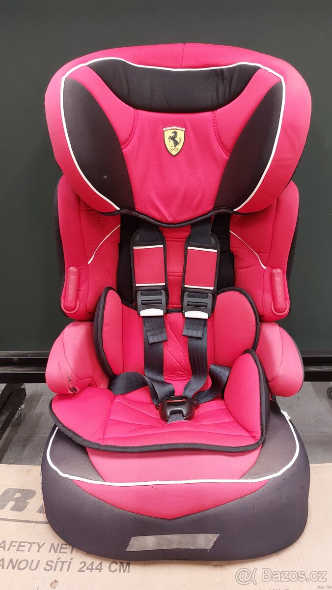 Autosedačka Ferrari universal 9 až 36 kg