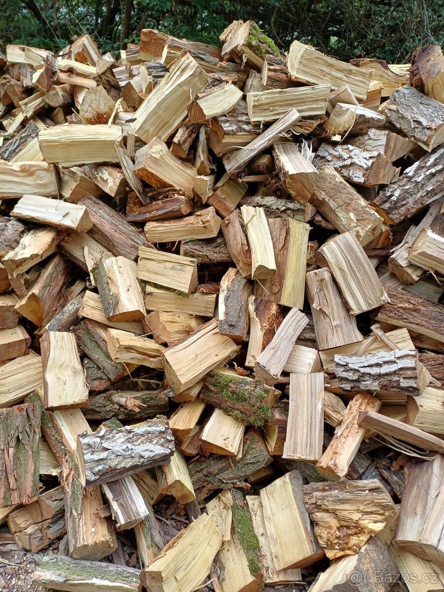 Palivové dřevo štípané