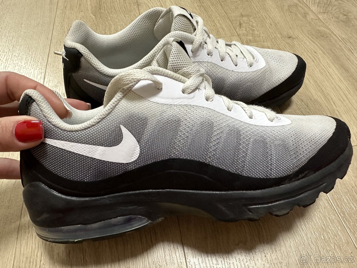 Prodám tenisky Nike Air Max Invigor