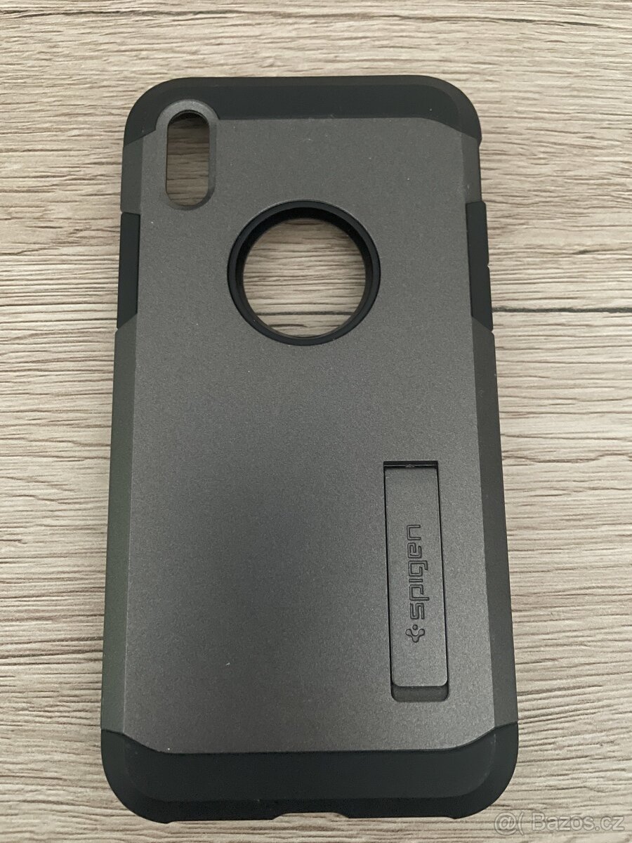 iPhone XS kryt Spigen Tough Armor